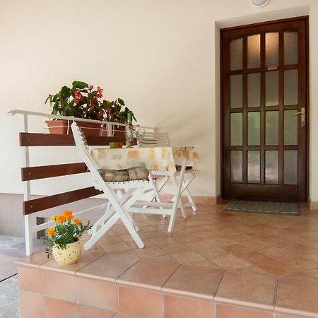 Studio And Apartment Nadia With Garden Porec Luaran gambar