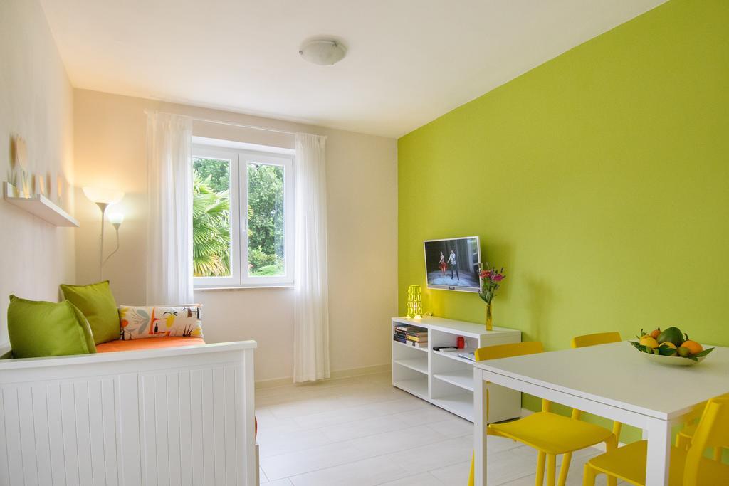 Studio And Apartment Nadia With Garden Porec Luaran gambar