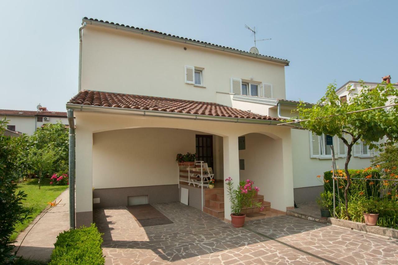 Studio And Apartment Nadia With Garden Porec Luaran gambar